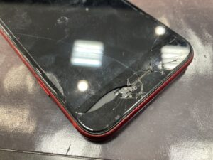 iPhone SE2の画面交換とバッテリー交換を行いました！ 【春日部市からのご来店です！】